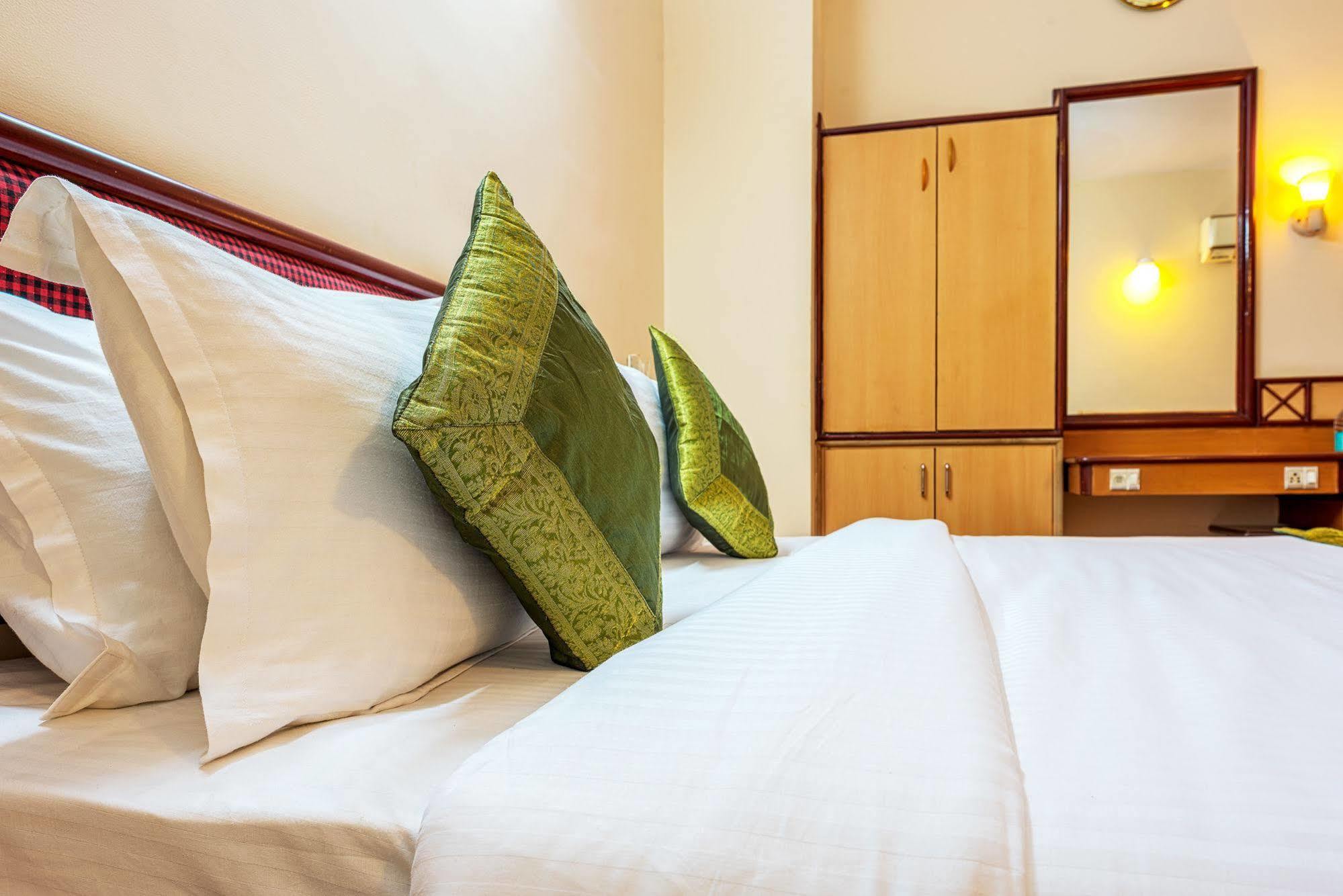 Hotel Saaket Residency Visakhapatnam Luaran gambar