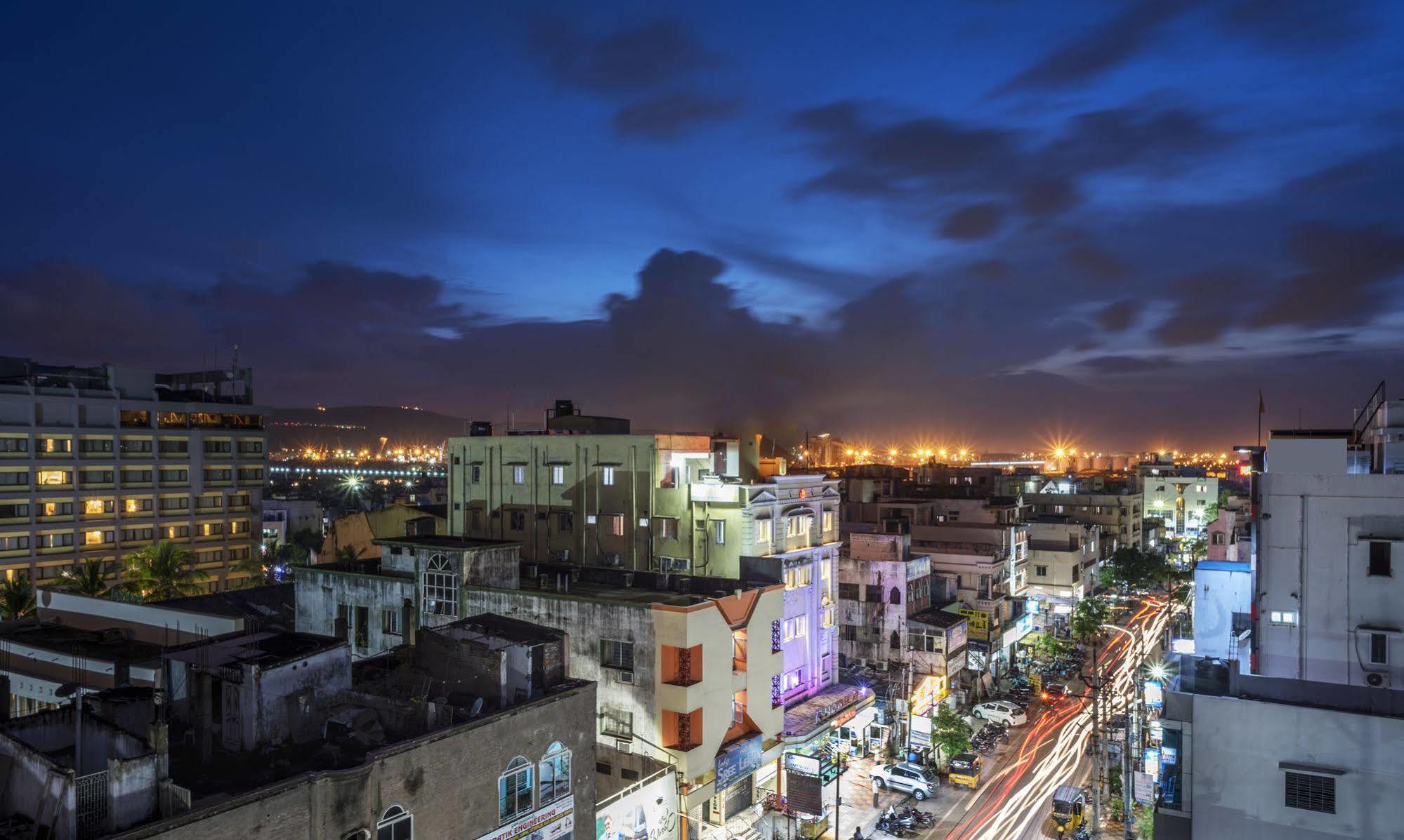 Hotel Saaket Residency Visakhapatnam Luaran gambar